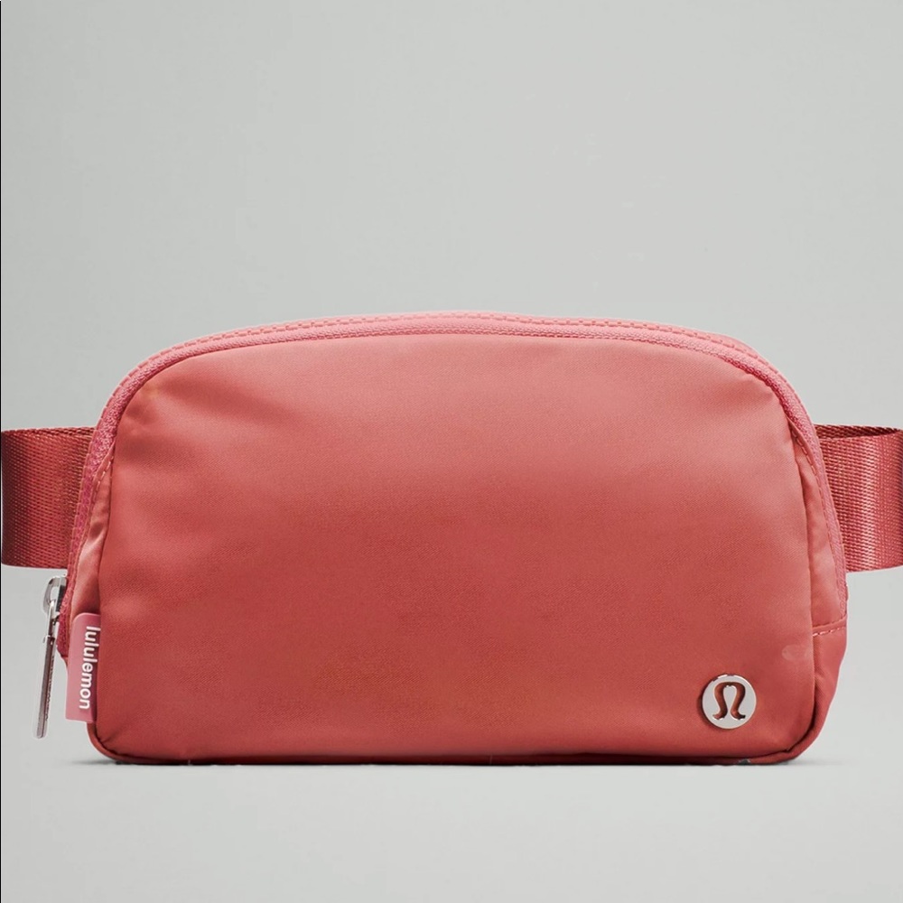 Lululemon Everywhere Belt Bag